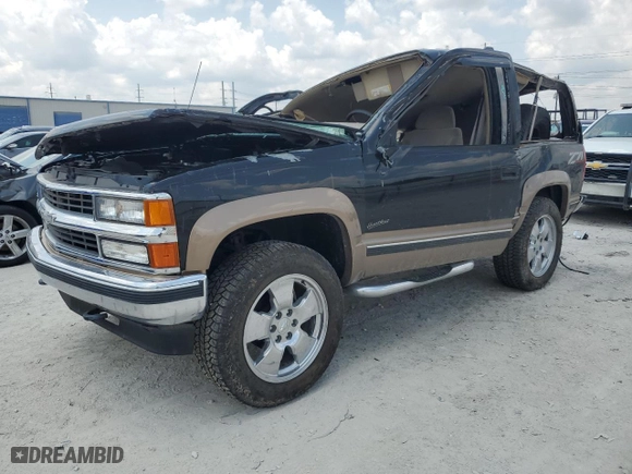 1999 Chevrolet Tahoe with VIN 3GNEK18R0XG106650, listed as a Copart auction lot 63455944 with 158,146 mi miles and Non Repairable. Bid and sale history available at carsss.com. Image 1.