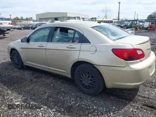 2010 Chrysler Sebring Touring z VIN 1C3CC4FB8AN187095, wystawiony jako IAAI lot #42032541 z przebiegiem 189 971 mil mil oraz . Historia ofert i sprzedaży dostępna na DreamBid. Obrazek 3.