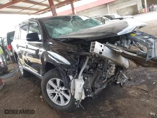2013 Toyota Highlander with VIN 5TDZK3EH5DS122406, listed as a IAAI auction lot 41712911 with 1 mi miles. Bid and sale history available at carsss.com. Image 1.