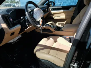 2024 Porsche Cayenne S z VIN WP1AL2AY1RDA34089, wystawiony jako Copart lot #78726624 z przebiegiem 3 054 mil mil oraz Szkoda całkowita • Salvage title. Historia ofert i sprzedaży dostępna na DreamBid. Obrazek 7.