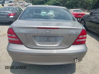 2007 Mercedes-Benz C 280 Luxury с VIN WDBRF92H77F907086, выставлен на аукционе IAAI как лот 42615911 с пробегом 215 496 миль миль и . История ставок и продаж доступна на DreamBid. Изображение 16.