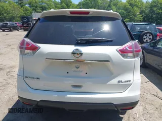 2015 Nissan Rogue SL z VIN 5N1AT2MV6FC882436, wystawiony jako IAAI lot #42372308 z przebiegiem 132 123 mil mil oraz . Historia ofert i sprzedaży dostępna na DreamBid. Obrazek 16.