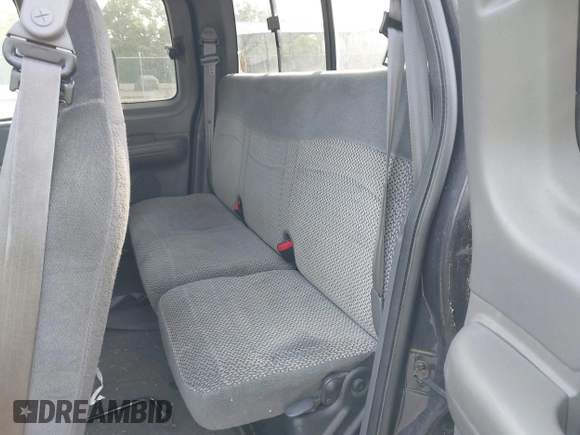 2000 Ford F-150 XL с VIN 2FTZX0722YCA70985, выставлен на аукционе IAAI как лот 42476412 с пробегом 171 033 миль миль и . История ставок и продаж доступна на DreamBid. Изображение 8.