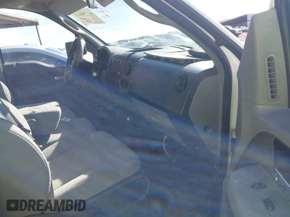 2007 Ford F-150 XL with VIN 1FTPF12V07KC40241, listed as a IAAI auction lot 41736613 with 403,583 mi miles. Bid and sale history available at carsss.com. Image 5.