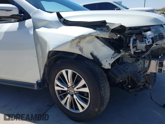2017 Nissan Pathfinder SV z VIN 5N1DR2MM6HC687085, wystawiony jako IAAI lot #41793687 z przebiegiem 138 842 mil mil oraz . Historia ofert i sprzedaży dostępna na DreamBid. Obrazek 18.