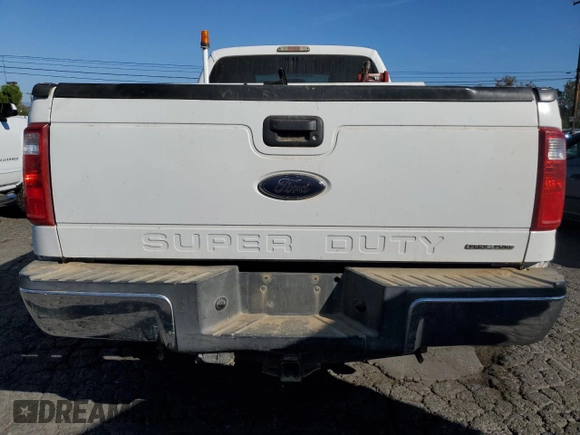 2014 Ford F-250 XL z VIN 1FTBF2B6XEEA74685, wystawiony jako Copart lot #81015734 z przebiegiem 185 145 mil mil oraz Szkoda całkowita • Salvage title. Historia ofert i sprzedaży dostępna na DreamBid. Obrazek 6.