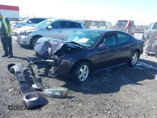 2007 Pontiac Grand Prix z VIN 2G2WP552371177822, wystawiony jako IAAI lot #41802854 z przebiegiem 105 913 mil mil oraz . Historia ofert i sprzedaży dostępna na DreamBid. Obrazek 17.