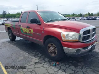 2006 Dodge 2500 SLT z VIN 3D7KR28C36G106607, wystawiony jako IAAI lot #42218333 z przebiegiem 266 644 mil mil oraz . Historia ofert i sprzedaży dostępna na DreamBid. Obrazek 1.