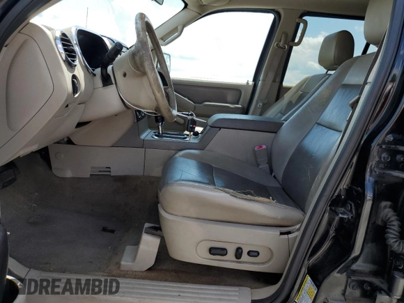 2007 Ford Explorer XLT with VIN 1FMEU63E27UA69789, listed as a Copart auction lot 54572795 with 203,686 mi miles and Salvage title. Bid and sale history available at DreamBid. Image 7.