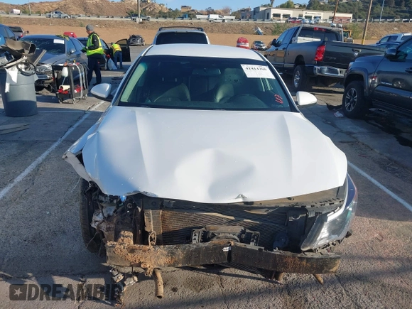 2017 Kia Optima EX z VIN KNAGV4LD5H5017555, wystawiony jako IAAI lot #41414200 z przebiegiem 70 532 mil mil oraz . Historia ofert i sprzedaży dostępna na DreamBid. Obrazek 12.