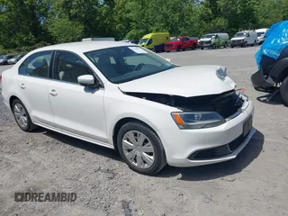 2013 Volkswagen Jetta SE z VIN 3VWBP7AJ2DM386232, wystawiony jako IAAI lot #42288567 z przebiegiem 82 793 mil mil oraz . Historia ofert i sprzedaży dostępna na DreamBid. Obrazek 1.