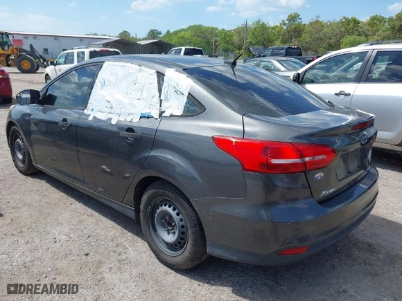 2016 Ford Focus S with VIN 1FADP3E26GL397348, listed as a IAAI auction lot 41952355 with 187,263 mi miles. Bid and sale history available at carsss.com. Image 3.