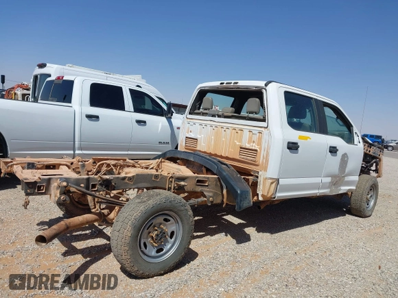 2019 Ford Super Duty F-250 SRW XL with VIN 1FD7W2B61KEF57849, listed as a IAAI auction lot 42026983 with 1 mi miles. Bid and sale history available at carsss.com. Image 13.