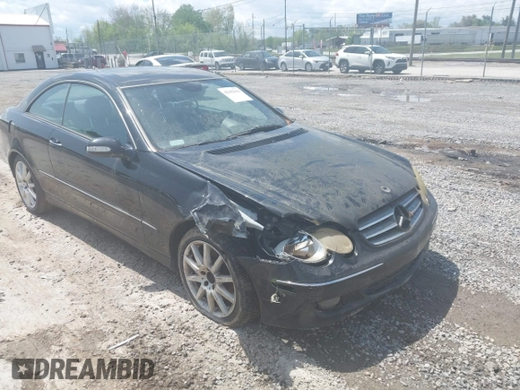 2007 Mercedes-Benz CLK 350 z VIN WDBTJ56H87F225194, wystawiony jako IAAI lot #42102616 z przebiegiem 148 964 mil mil oraz . Historia ofert i sprzedaży dostępna na DreamBid. Obrazek 1.