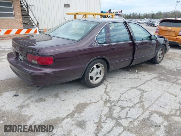 1995 Chevrolet Caprice z VIN 1G1BL52PXSR184877, wystawiony jako IAAI lot #42105547 z przebiegiem 109 845 mil mil oraz . Historia ofert i sprzedaży dostępna na DreamBid. Obrazek 4.