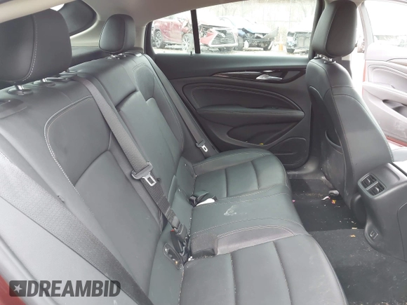 2018 Buick Regal Essence с VIN W04GP6SX2J1137227, выставлен на аукционе IAAI как лот 41657402 с пробегом 68 371 миль миль и . История ставок и продаж доступна на DreamBid. Изображение 8.