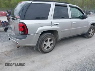 2006 Chevrolet TrailBlazer LS with VIN 1GNDT13S562193116, listed as a IAAI auction lot 42072182 with 200,251 mi miles and . Bid and sale history available at DreamBid. Image 4.