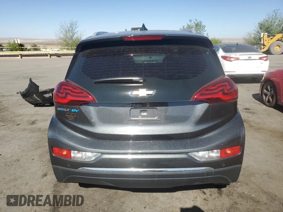 2020 Chevrolet Bolt EV Premier z VIN 1G1FZ6S02L4131727, wystawiony jako Copart lot #52995245 z przebiegiem 32 397 mil mil oraz Szkody całkowita. Historia ofert i sprzedaży dostępna na DreamBid. Obrazek 6.