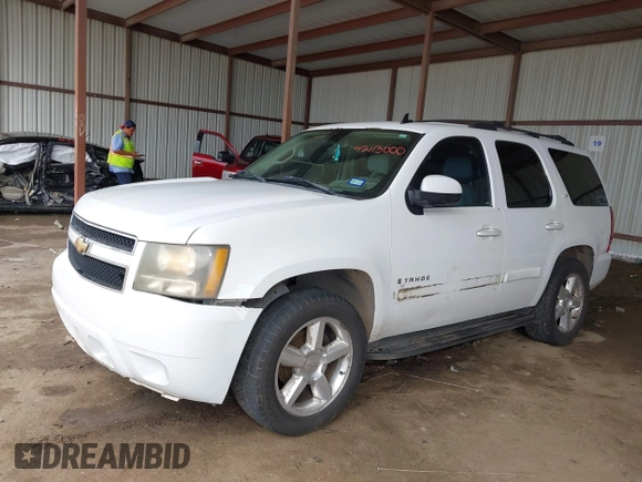 2007 Chevrolet Tahoe LT z VIN 1GNFC13097R131332, wystawiony jako IAAI lot #42113000 z przebiegiem 335 679 mil mil oraz . Historia ofert i sprzedaży dostępna na DreamBid. Obrazek 2.