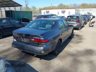 1997 Toyota Camry LE z VIN 4T1BG22K1VU101106, wystawiony jako IAAI lot #42065420 z przebiegiem 121 457 mil mil oraz . Historia ofert i sprzedaży dostępna na DreamBid. Obrazek 4.