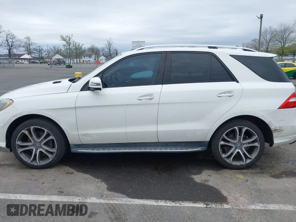 2014 Mercedes-Benz M 350 with VIN 4JGDA5JB2EA282733, listed as a IAAI auction lot 42070426 with 148,513 mi miles and . Bid and sale history available at DreamBid. Image 14.