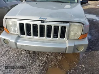 2007 Jeep Commander Sport с VIN 1J8HH48PX7C673318, выставлен на аукционе IAAI как лот 41585570 с пробегом 188 977 миль миль и . История ставок и продаж доступна на DreamBid. Изображение 6.