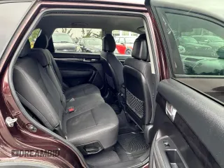 2014 Kia Sorento LX with VIN 5XYKT3A65EG487511, listed as a Copart auction lot 55742755 with 169,239 mi miles and Clean Title. Bid and sale history available at DreamBid. Image 6.