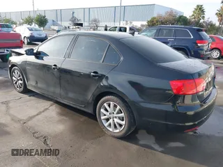 2012 Volkswagen Jetta Sedan SE w/Convenience PZEV with VIN 3VWDP7AJ3CM322336, listed as a IAAI auction lot 41572929 with 176,086 mi miles. Bid and sale history available at carsss.com. Image 3.