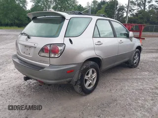 2001 Lexus RX 300 with VIN JTJHF10U810226926, listed as a IAAI auction lot 42098229 with 291,681 mi miles. Bid and sale history available at carsss.com. Image 4.