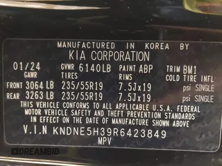2024 Kia Carnival SX Prestige with VIN KNDNE5H39R6423849, listed as a IAAI auction lot 41586526 with 17,545 mi miles and . Bid and sale history available at DreamBid. Image 9.