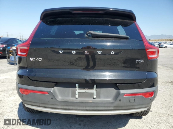 2019 Volvo XC40 Momentum z VIN YV4162UK3K2110085, wystawiony jako Copart lot #54075235 z przebiegiem 32 305 mil mil oraz Szkoda całkowita • Salvage title. Historia ofert i sprzedaży dostępna na DreamBid. Obrazek 6.