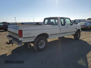 1992 Ford F-250 with VIN 1FTHX26M3NKB11741, listed as a Copart auction lot 78205284 with 198,113 mi miles and Clean Title. Bid and sale history available at carsss.com. Image 3.