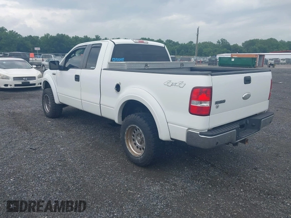 2007 Ford F-150 XLT z VIN 1FTPX14V57NA22062, wystawiony jako IAAI lot #42647901 z przebiegiem 159 882 mil mil oraz . Historia ofert i sprzedaży dostępna na DreamBid. Obrazek 3.