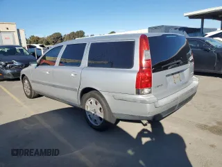 2004 Volvo V70 with VIN YV1SW59V142358585, listed as a Copart auction lot 88553485 with 215,670 mi miles and Salvage title. Bid and sale history available at DreamBid. Image 2.