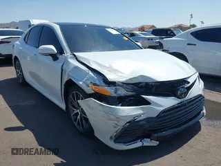 2023 Toyota Camry XLE z VIN 4T1F11AKXPU758648, wystawiony jako IAAI lot #42471815 z przebiegiem 27 714 mil mil oraz . Historia ofert i sprzedaży dostępna na DreamBid. Obrazek 6.