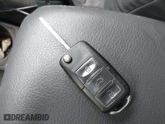 2007 Volkswagen Jetta with VIN 3VWGG71K67M052952, listed as a IAAI auction lot 42524174 with 189,121 mi miles and . Bid and sale history available at DreamBid. Image 11.