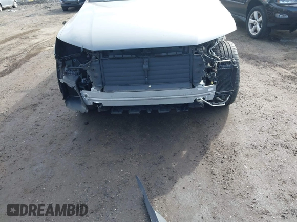 2017 Audi Q7 Premium Plus with VIN WA1LAAF75HD018870, listed as a IAAI auction lot 41988405 with 84,897 mi miles. Bid and sale history available at carsss.com. Image 6.