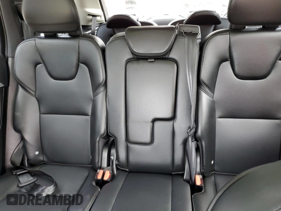 2022 Volvo XC90 Momentum with VIN YV4102CK3N1805700, listed as a Copart auction lot 82303984 with 31,877 mi miles and Salvage Title. Bid and sale history available at DreamBid. Image 10.