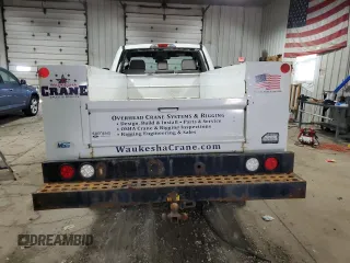 2019 Ford Super Duty F-250 SRW XL with VIN 1FDBF2B61KEC55892, listed as a Copart auction lot 49674695 with 137,749 mi miles and Non Repairable. Bid and sale history available at carsss.com. Image 6.