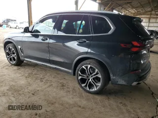 2025 BMW X5 sDrive40i z VIN 5UX13EU05S9W65198, wystawiony jako Copart lot #48498235 z przebiegiem 2 475 mil mil oraz Szkoda całkowita • Salvage title. Historia ofert i sprzedaży dostępna na DreamBid. Obrazek 2.
