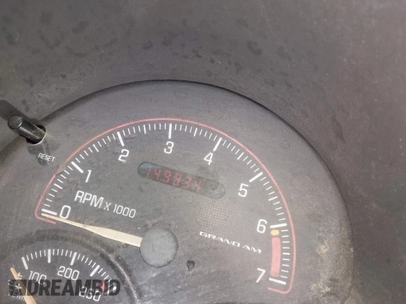 2002 Pontiac Grand Am SE1 z VIN 1G2NF52FX2C165546, wystawiony jako IAAI lot #41290065 z przebiegiem 149 834 mil mil oraz . Historia ofert i sprzedaży dostępna na DreamBid. Obrazek 14.