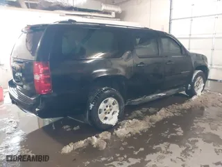 2010 Chevrolet Suburban LT with VIN 1GNUKJE33AR236764, listed as a IAAI auction lot 41447407 with 246,865 mi miles. Bid and sale history available at carsss.com. Image 4.