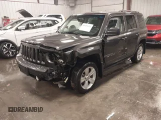 2016 Jeep Patriot Latitude with VIN 1C4NJRFB4GD522942, listed as a IAAI auction lot 40929024 with 86,954 mi miles. Bid and sale history available at carsss.com. Image 6.