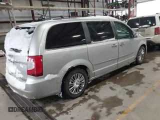 2011 Chrysler Town & Country Limited with VIN 2A4RR6DG3BR698226, listed as a IAAI auction lot 41598412 with 184,998 mi miles. Bid and sale history available at carsss.com. Image 4.