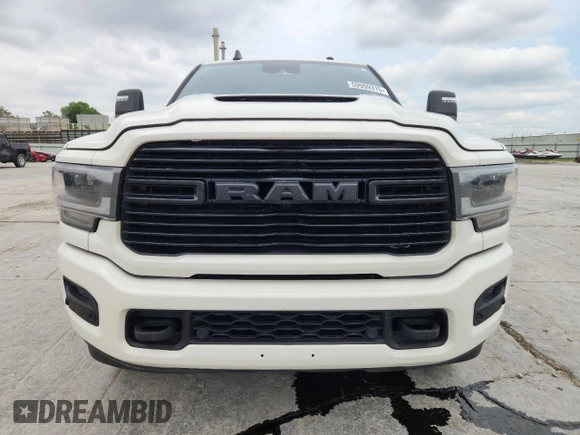 2024 Ram 2500 Laramie z VIN 3C6UR5FL4RG264988, wystawiony jako Copart lot #59959315 z przebiegiem 22 787 mil mil oraz Szkoda całkowita • Salvage title. Historia ofert i sprzedaży dostępna na DreamBid. Obrazek 5.