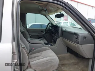 2004 Chevrolet Tahoe LT z VIN 1GNEC13Z24J220275, wystawiony jako IAAI lot #42142833 z przebiegiem 271 725 mil mil oraz . Historia ofert i sprzedaży dostępna na DreamBid. Obrazek 5.