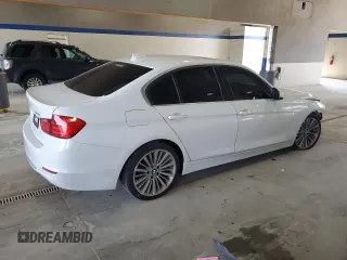 2015 BMW 3 Series 328i xDrive z VIN WBA3B5C54FP653519, wystawiony jako Copart lot #62698055 z przebiegiem 105 655 mil mil oraz Czysty tytuł • Clean title. Historia ofert i sprzedaży dostępna na DreamBid. Obrazek 3.