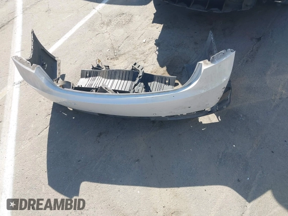 2014 Lincoln MKZ с VIN 3LN6L2G98ER803773, выставлен на аукционе IAAI как лот 42750399 с пробегом 105 466 миль миль и . История ставок и продаж доступна на DreamBid. Изображение 12.