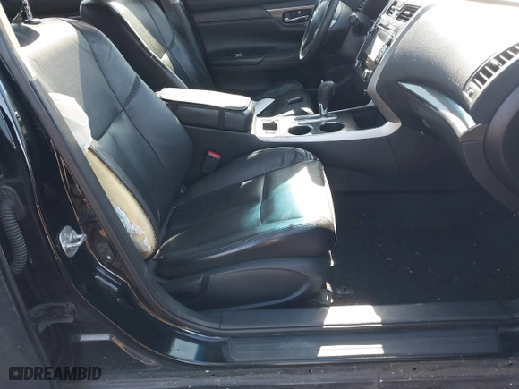 2014 Nissan Altima 2.5 SV with VIN 1N4AL3AP8EC415930, listed as a IAAI auction lot 41640887 with 269,232 mi miles. Bid and sale history available at carsss.com. Image 5.