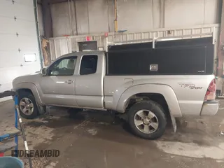 2006 Toyota Tacoma with VIN 5TEUU42N26Z318670, listed as a IAAI auction lot 41582774 with 214,539 mi miles. Bid and sale history available at carsss.com. Image 13.